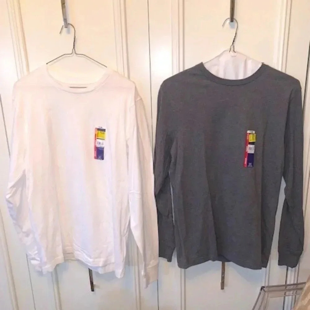 set 2 white/grey long sleeved ‎ T-shirts S NWT